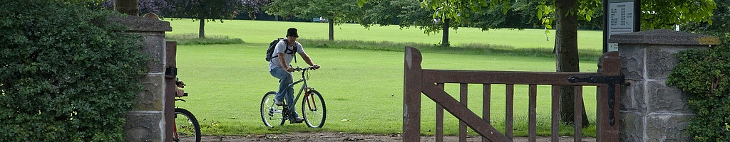 entrance to Bushy Park